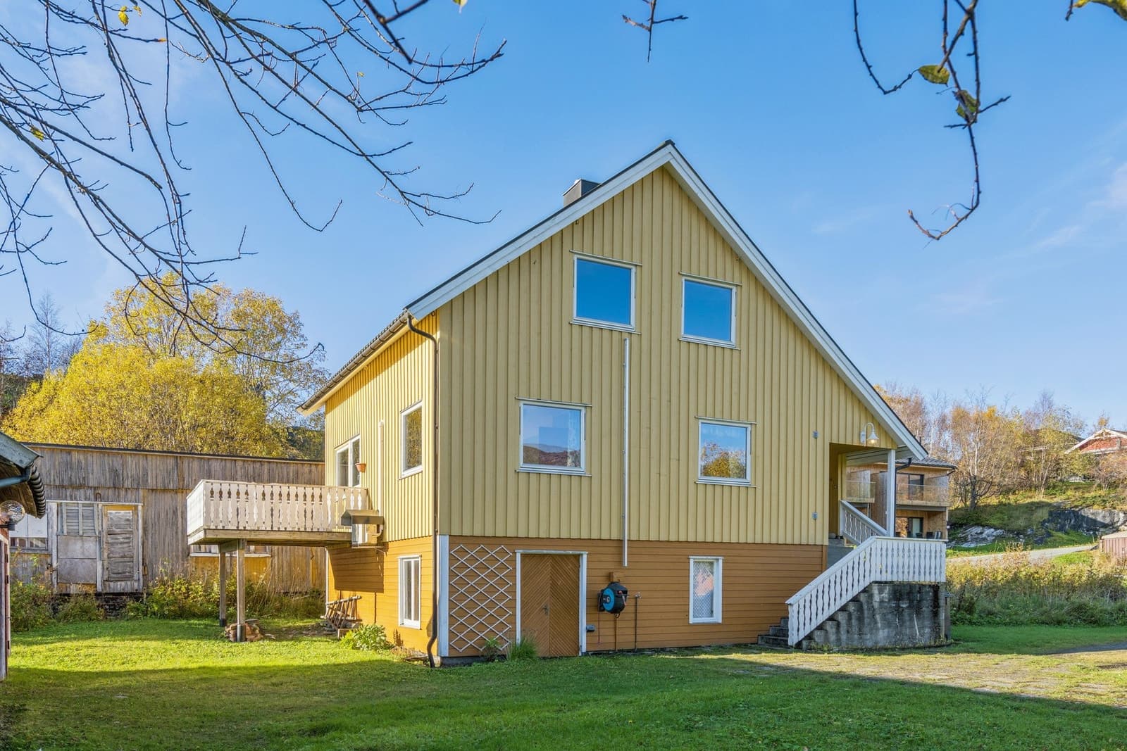 EiendomsMegler 1 Bodø Inndyr - Innholdsrik enebolig med stor tomt og sentral beliggenhet på Inndyr