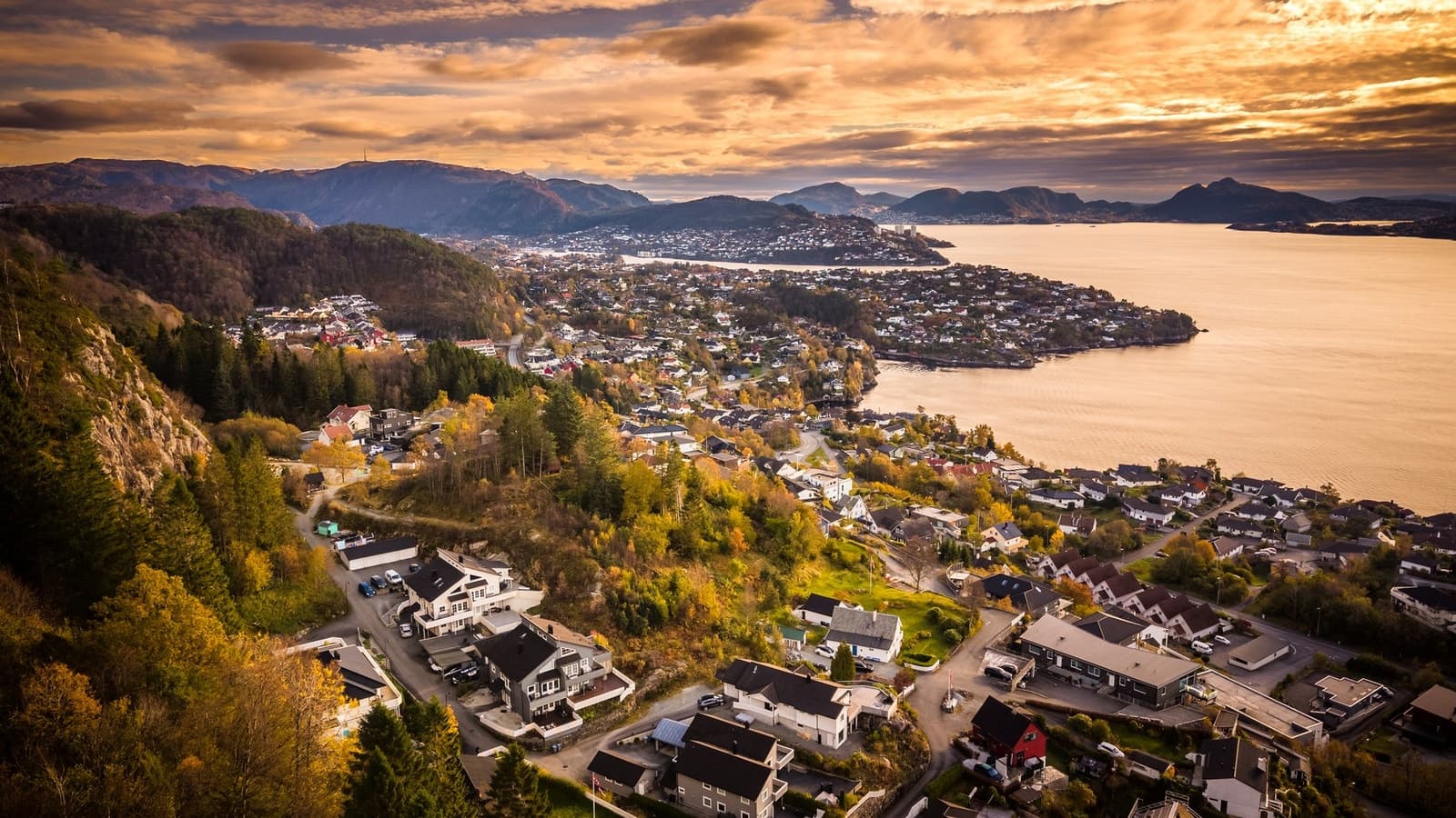 PrivatMegleren Åsane Morvik - Stilren 3-roms m/ p-plass og solrik uteplass i attraktive Morvik