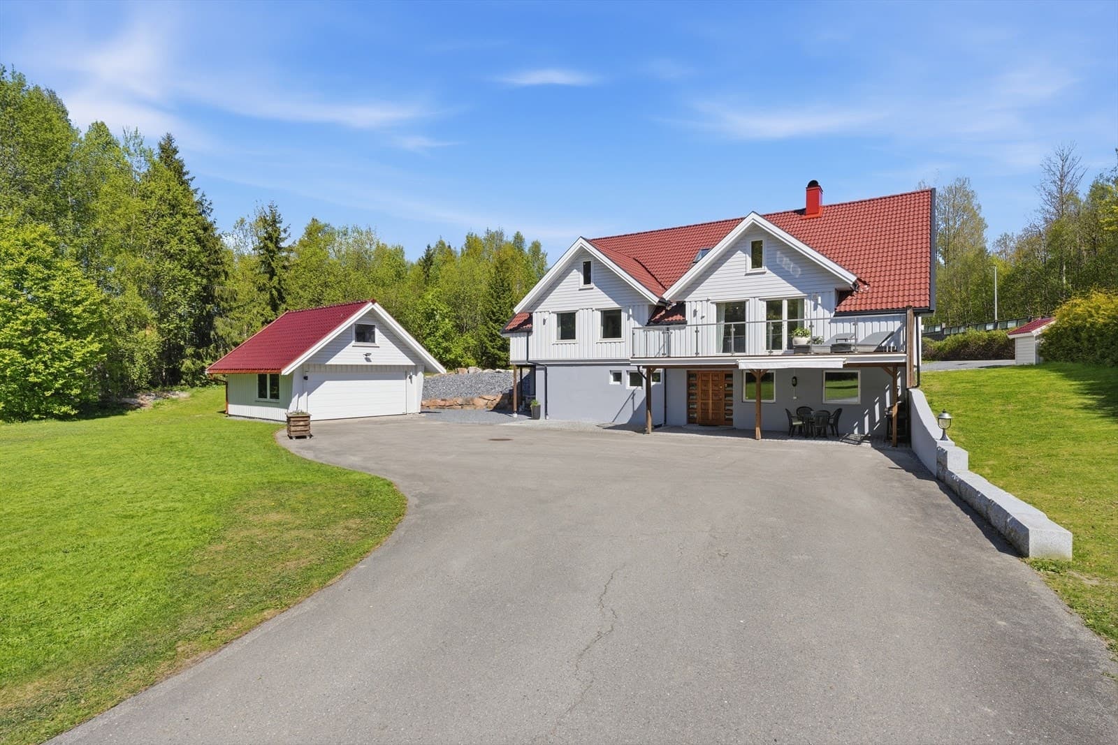 Nordvik Drammen Eikhaugen - Innholdsrik og delikat enebolig med godkjent utleie -