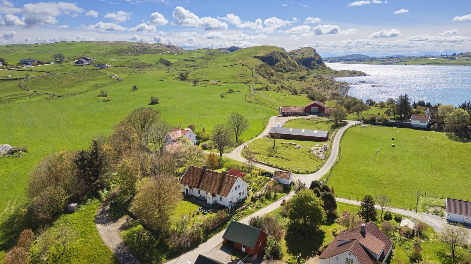 Krogsveen Stavanger Rennesøy - "Karlahuset"- Sjarmerende og oppgradert enebolig fra 1830 i vakre omgivelser på Rennesøy