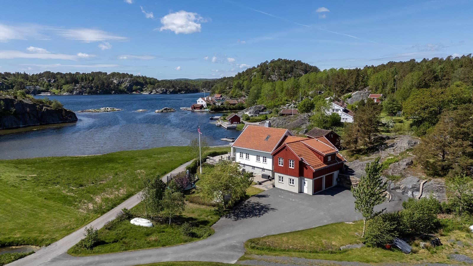 Krogsveen Kristiansand Sjøutsikt, sjøbu, solrik og nyoppusset