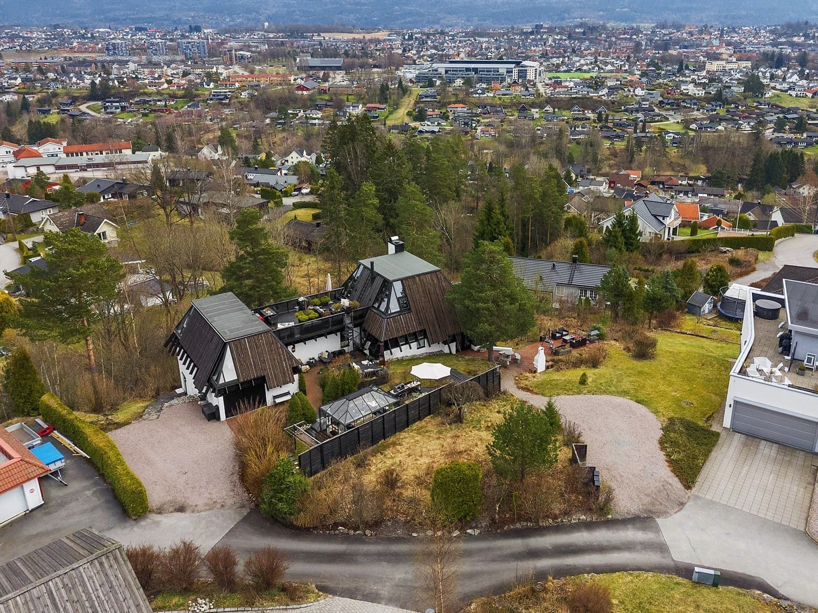 Nordvik Skien Porsgrunn SKIEN - STRØMDAL - Unik og særpreget arkitekttegnet enebolig på fantastisk utsiktstomt |