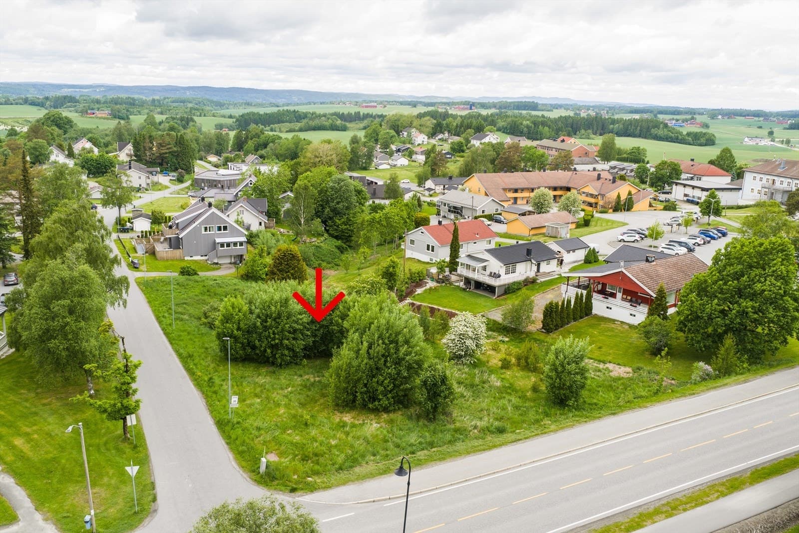 Aktiv Mysen og Rakkestad Trøgstad - sentrumsnær tomt på Skjønhaug - 2384 m² med kort vei til butikker, skoler og kollektivtransport