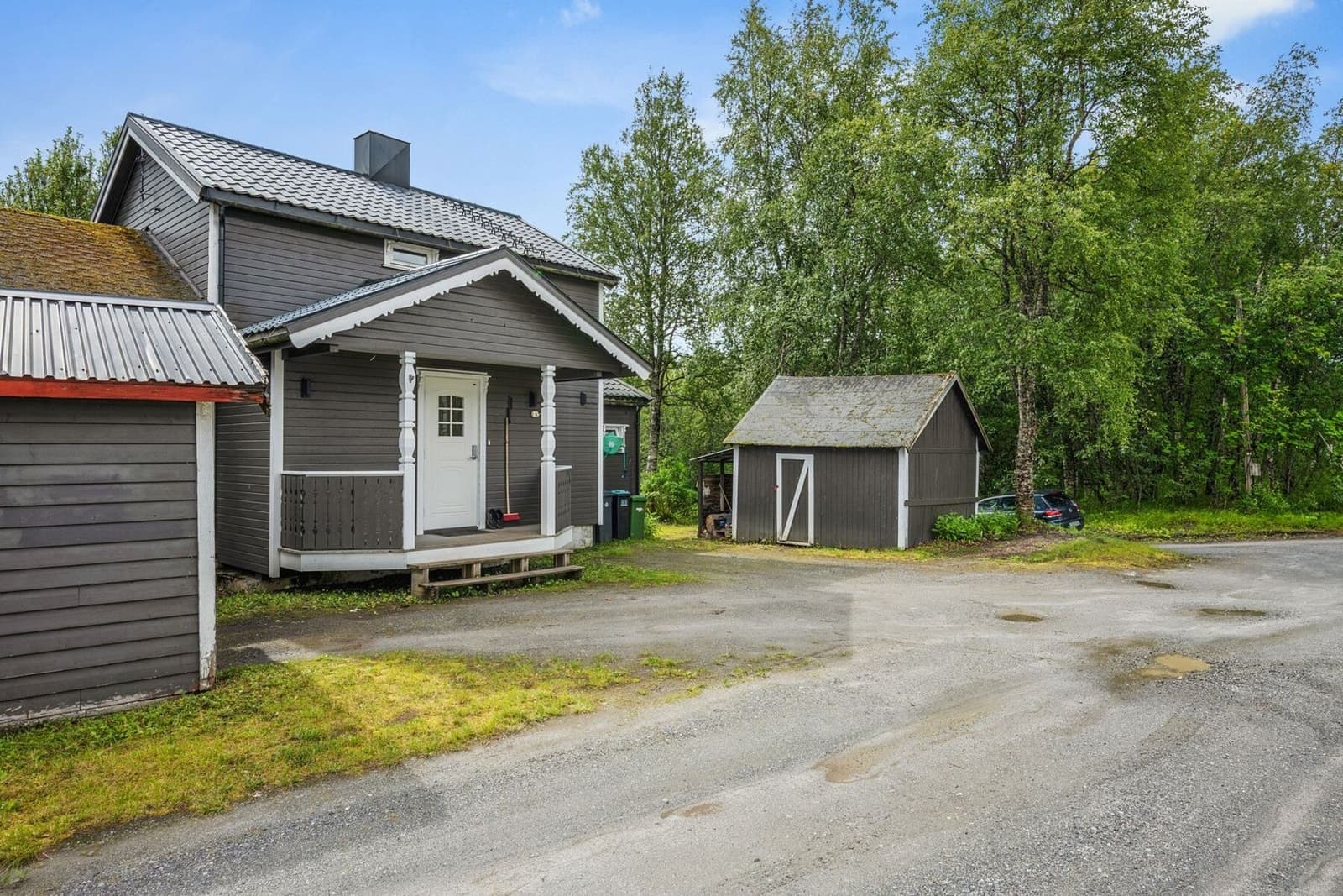 EiendomsMegler 1 Bodø Fauske - Enebolig i landlige og barnevennlige omgivelser | 3 Soverom | Terrasse og god lagringsplass i kjeller Reinroseveien 6, F