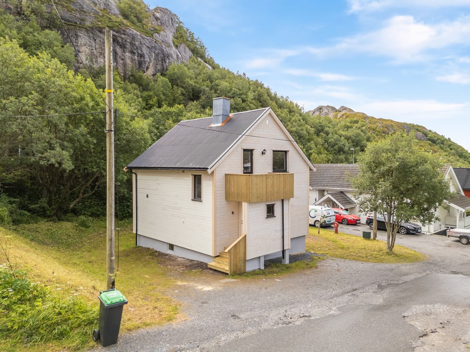 EiendomsMegler 1 Bodø - Stormen Kvalvika - BETYDELIG OPPGRADERT ENEBOLIG I 2026 |