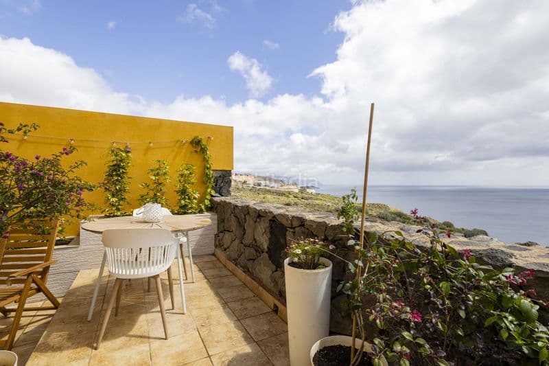 Casa adosada en Calle jardines de nivaria. Vistas al mar, luz y comodidad a 10 minutos de santa cruz