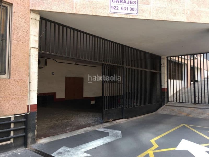 Parking coche en Calle de benito perez armas 21. Los gladiolos / avenida benito pérez armas
