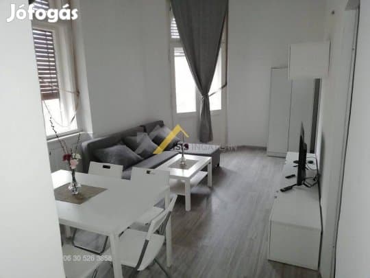 Eladó belvárosi, 1. emeleti felújított, 66m2-es lakás