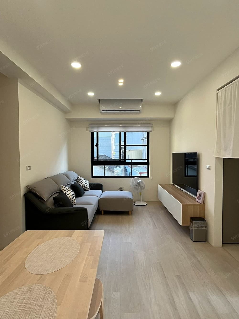 『屋主自售』仁德輕屋齡兩房兩衛+車位