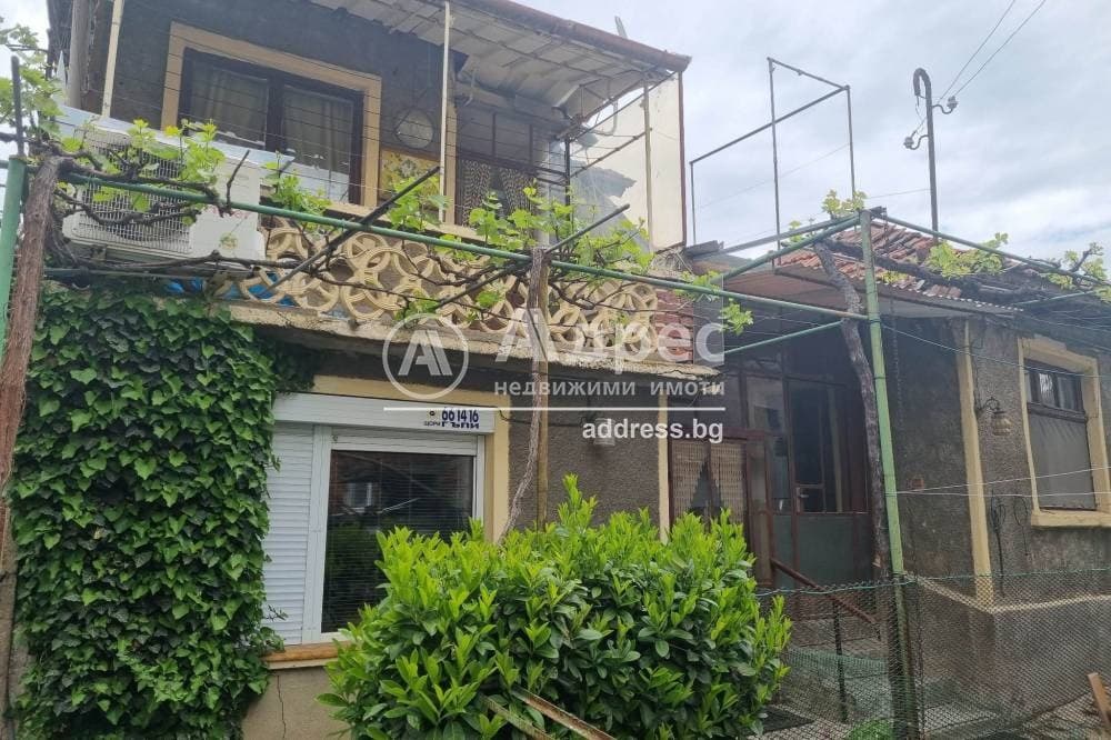 Продава КЪЩА град Ямбол, Център