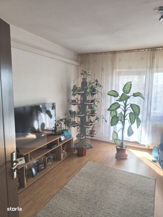 Apartament 4 camere, 92 mp, zona Miorita