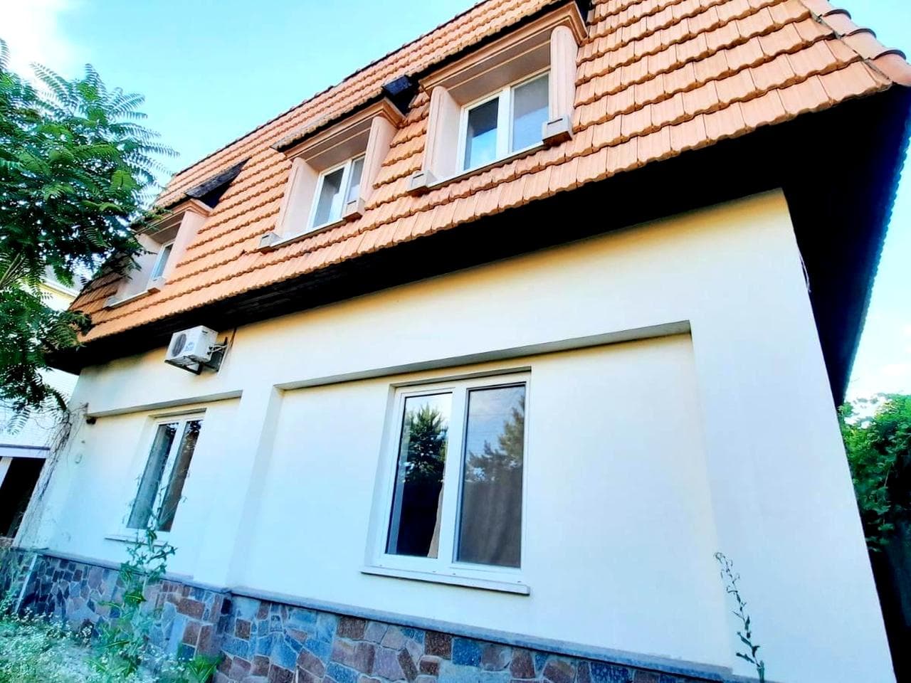 Виконкомівська вул., 56
