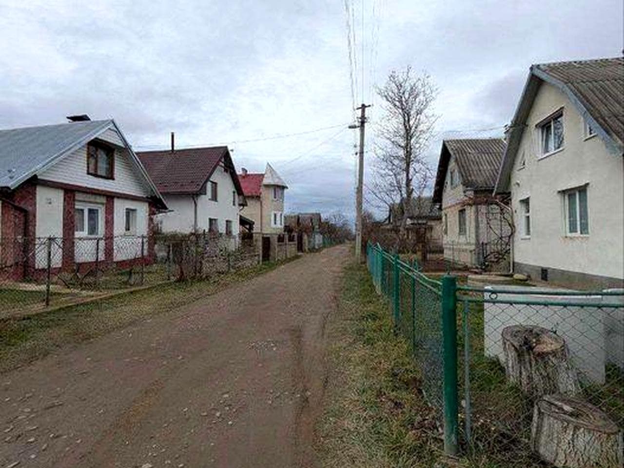 продаж приватного будинку у паредмісті м. Надвірна