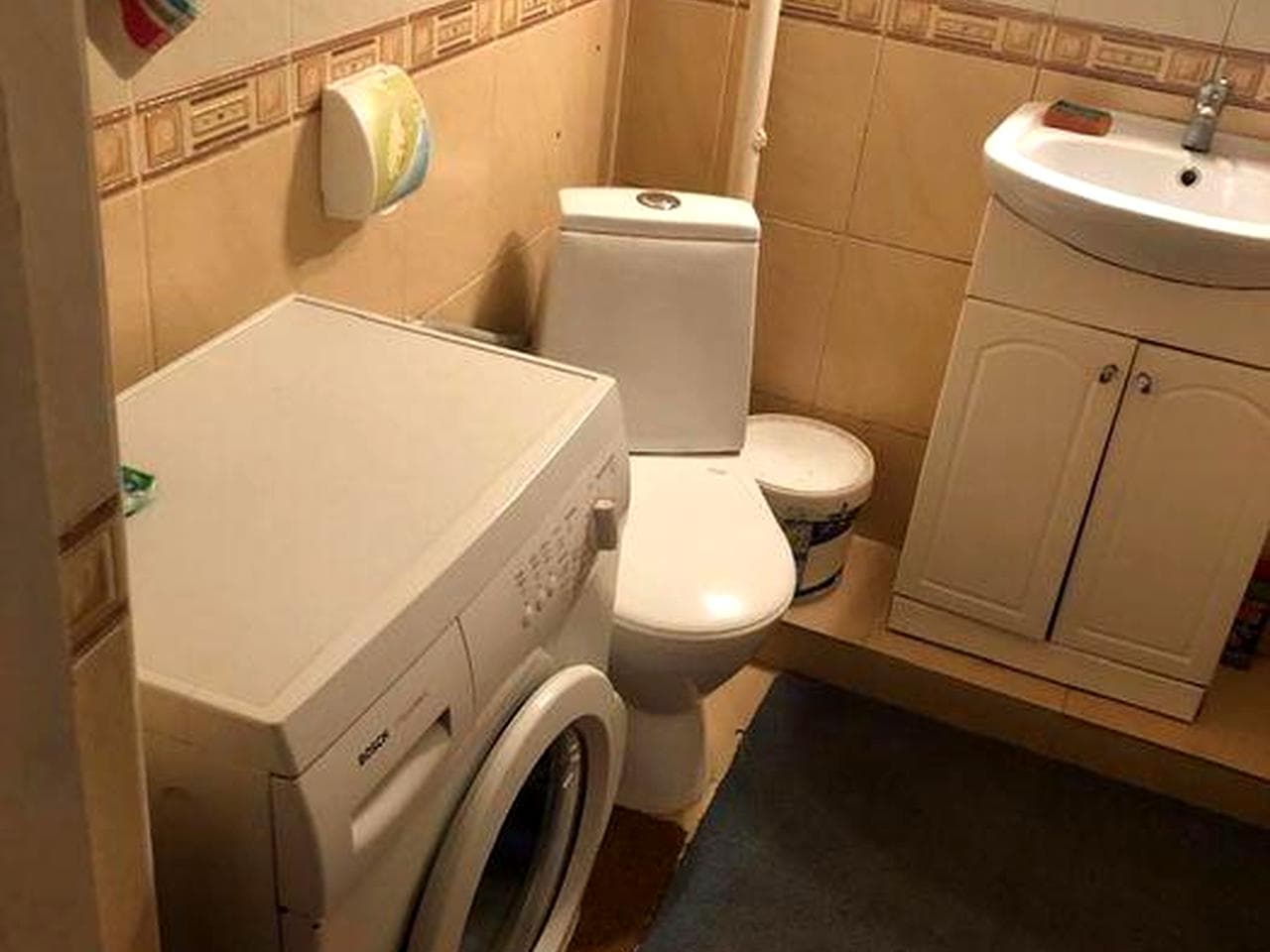 • Здається частина будинку