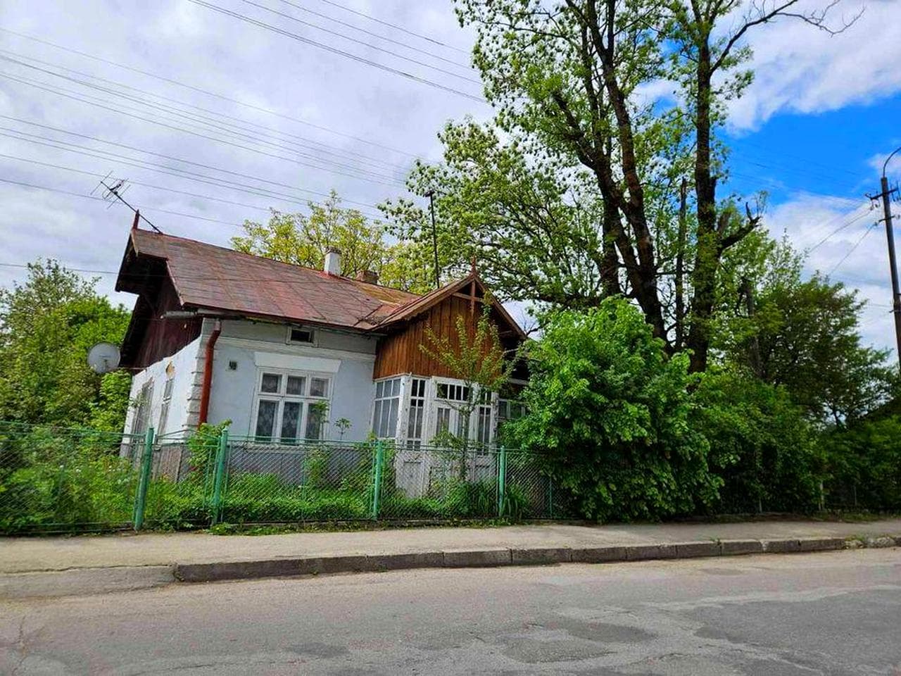 Продається будинок із земельною ділянкою 22 сотки м. Надвірна