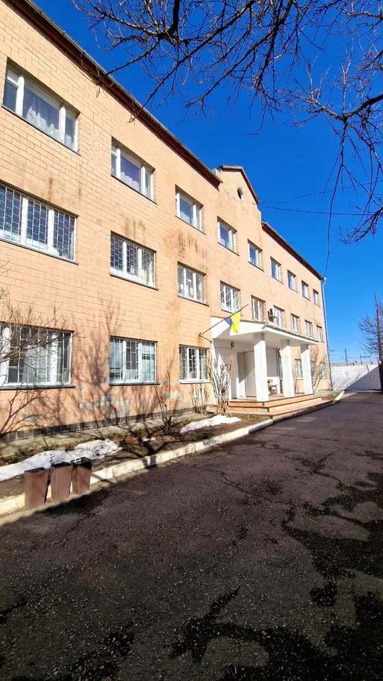 Молодіжна вул., 25