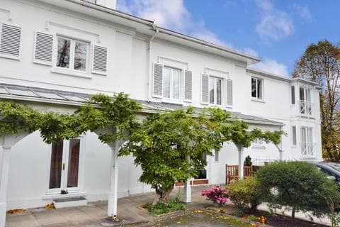 Apartment - Regency Gardens, Cheltenham GL53