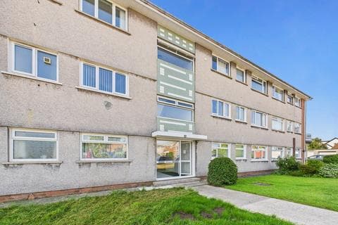 Flat - Clos Hendre, Rhiwbina, Cardiff. CF14