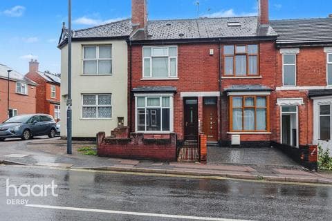 Terraced house - St Thomas Road, Derby