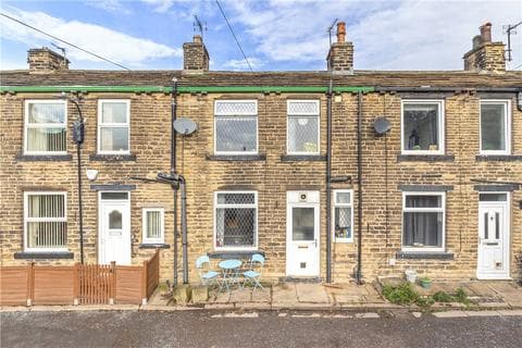 Terraced house - East Parade, Baildon, West Yorkshire, BD17