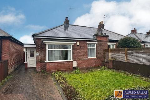 Semi-detached bungalow - Natley Avenue, East Boldon
