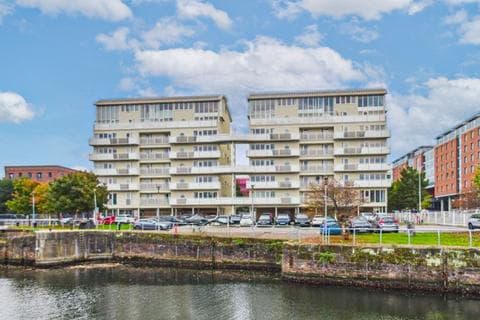Flat - Royal Quay, Liverpool, L3