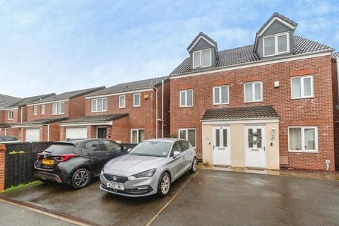 Semi-detached house - Tangmere Road, Wolverhampton, WV2