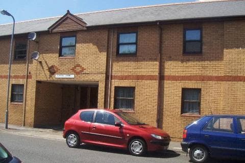 Apartment - Clifton Court, Cardiff, CF24