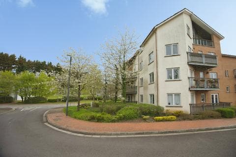 Flat - Grangemoor Court, Cardiff, CF11
