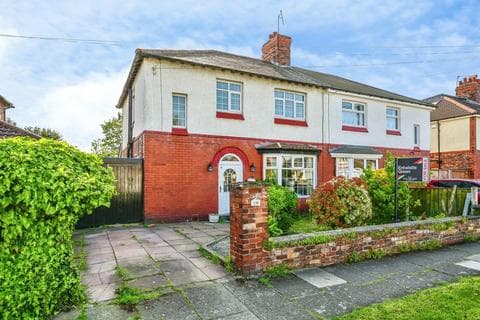 Semi-detached house - Melbreck Road, Liverpool, Merseyside, L18
