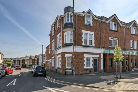 Flat - Seabourne Road, Bournemouth BH5