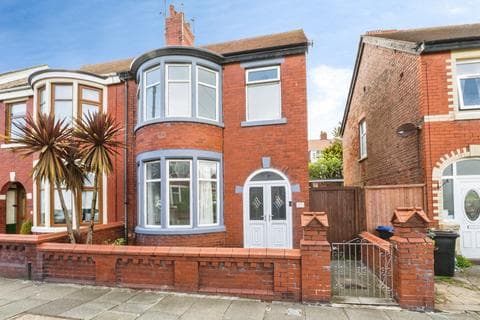 Semi-detached house - Collingwood Avenue, Blackpool, FY3