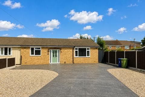 Semi-detached bungalow - Wren Terrace, Innsworth, GL3