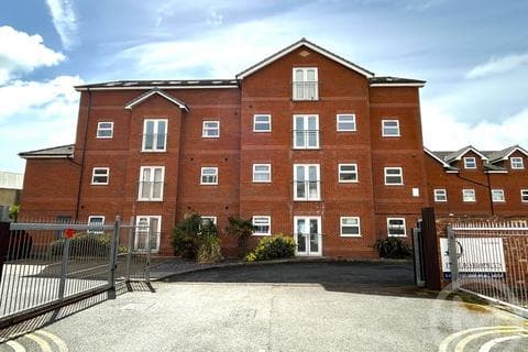 Flat - Salthouses, Osborne Road, Blackpool