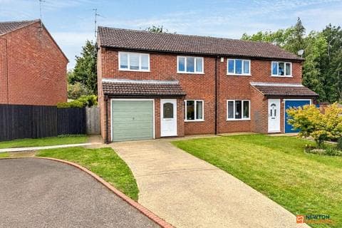Semi-detached house - Tanglewood, Werrington, Peterborough, PE4