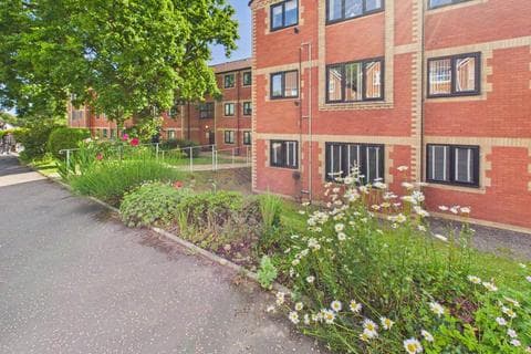 Retirement property - Cwrt Deri, Heol Y Felin, Rhiwbina, Cardiff, CF14