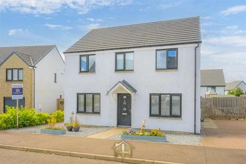 Detached house - Braes Of Gray Crescent, Dundee DD2