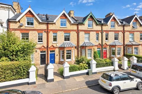5 bedroom terraced house for sale