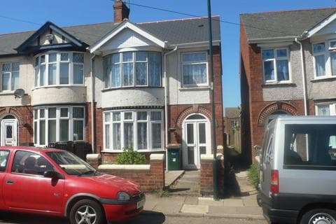 End of terrace house - Kelvin Avenue, Wyken, Coventry, West Midlands, CV2