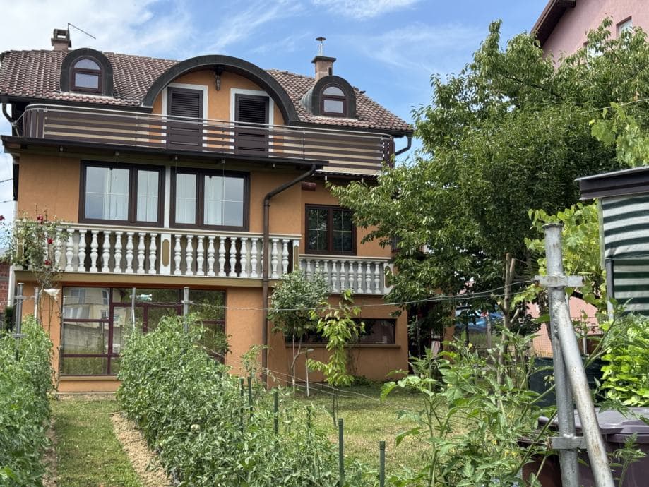 Kuća: Zagreb (Brestje), 361.98 m2