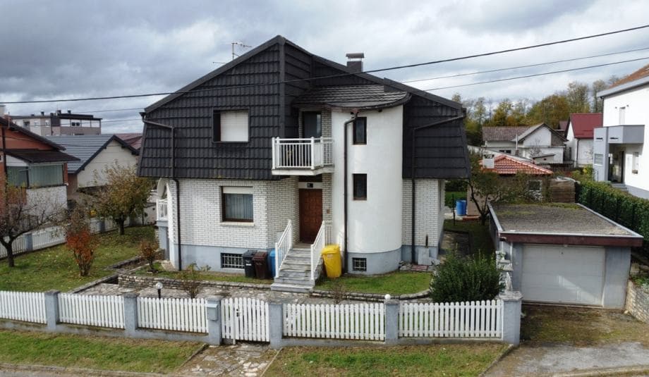 Kuća: Zagreb (Kraljevečki Novaki), 250.00 m2