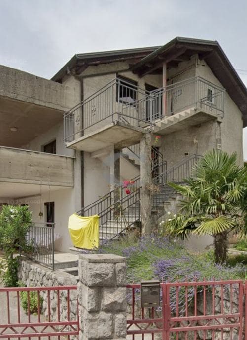 RIJEKA, ZAMET, KUĆA 3 ETAŽE - SAMO U CONSENSUSU!!